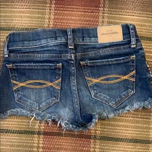 abercrombie kids Bottoms - Abercrombie girls size 8 cutoff shorts abercrombie kids Bottoms - Abercrombie girls size 8 cutoff shorts